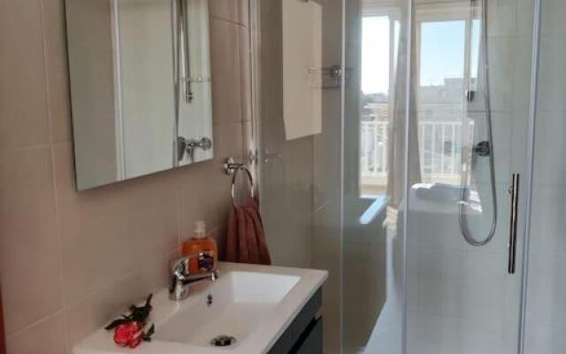 Luxurious 2 bedroom apartment with country view