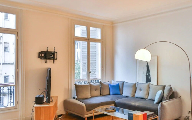 Secret Villiers I Stylish 2 Bed Apt in Villiers