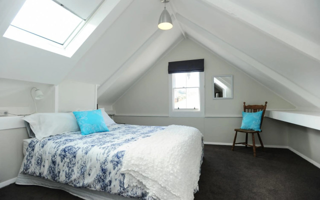 Puriri Downtown Villa - Napier Holiday Home