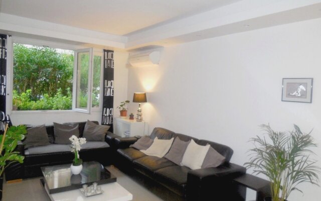 4 pieces design 100 metres croisette