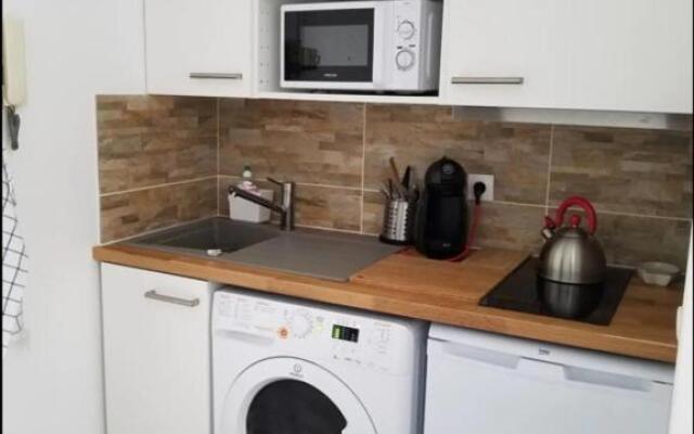 Apt with Balcony at 350 M From the Beach