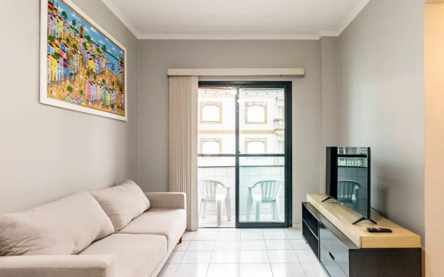 Apto com Excelente Localiza o a 50m da Praia