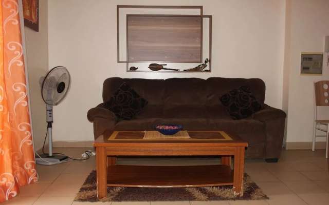 Quiet, Practical, Comfortable Apartment