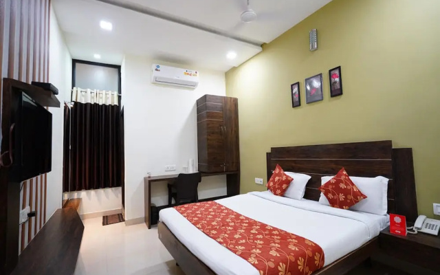 OYO Flagship 8173 Hotel Singh Palace