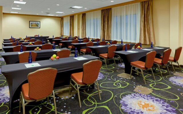 Holiday Inn Clark - Newark Area by IHG
