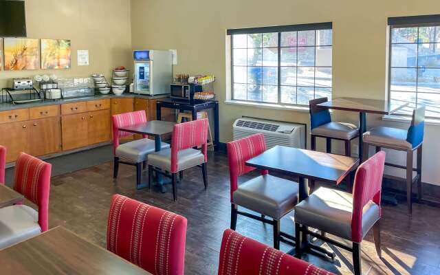 Comfort Inn & Suites Midtown