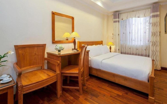 Lucky 3 Hotel & Travel – Guest Rooms – Hanoi