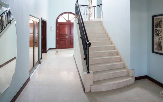 Dream Inn Dubai-Luxury Palm Beach Villa