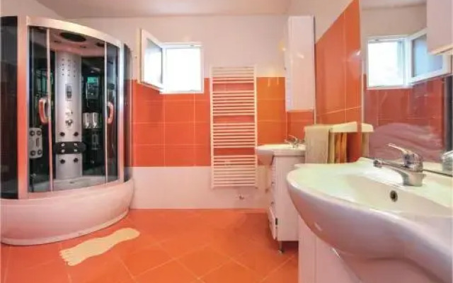 Four Bedroom Holiday Home In Kastel Sucurac