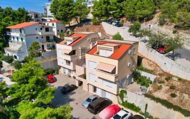 Apartments Villa Astra & Pinija