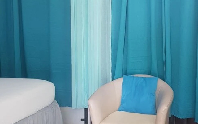 Gated Studio By The Pavillian Mall Near US Embassy Liguanea Kingston