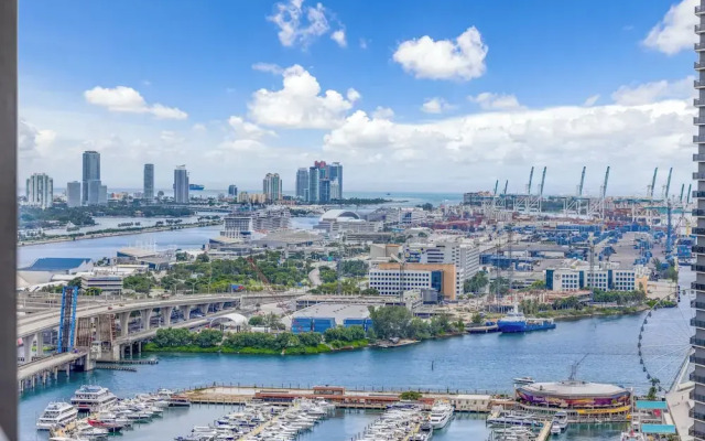 Modern Studio in Downtown Miami