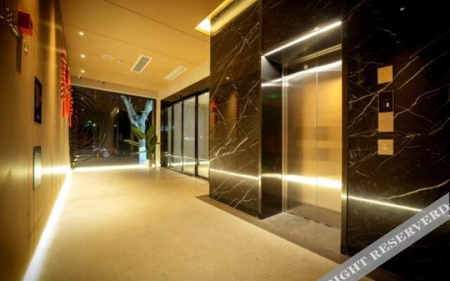 Hangzhou Yunrui@Hotel (Linping Yintai Department Store Pedestrian Street)