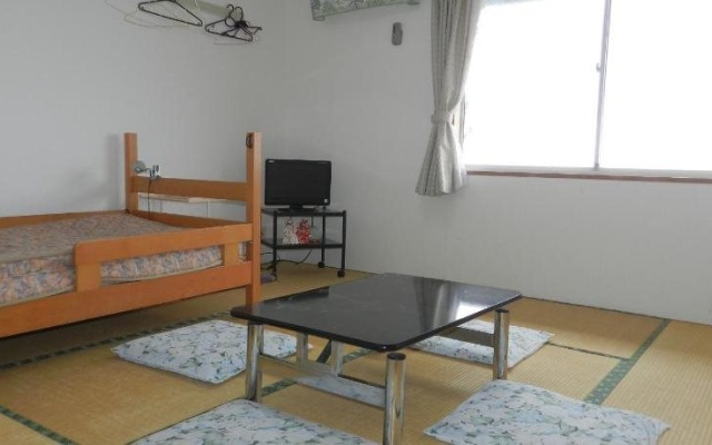 Sado Bellemer Youth Hostel – Guest Rooms – Sado