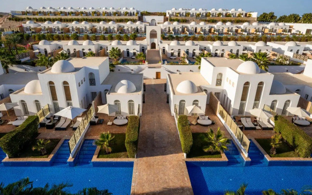 Fort Arabesque Resort, Spa & Villas