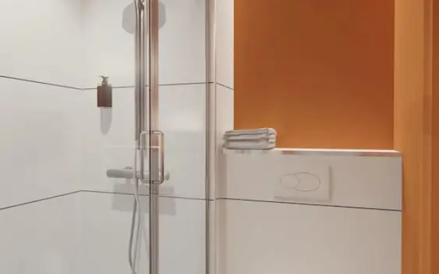 Unisotel