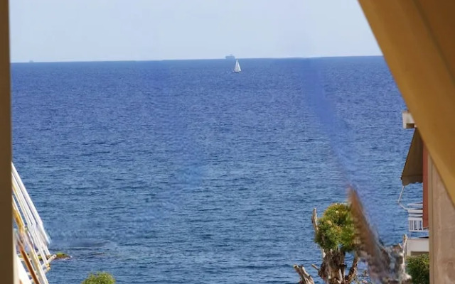 Violeta s Seaview Apartment in Piraeus