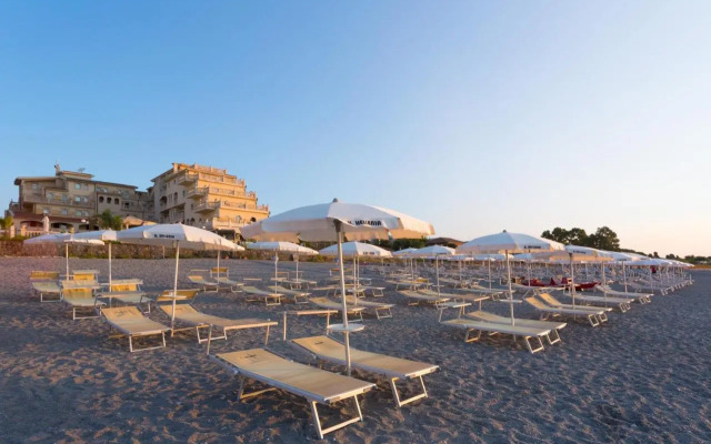 Hellenia Yachting Hotel