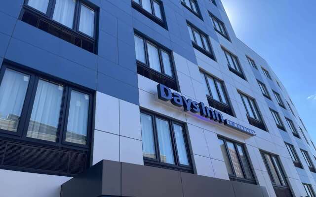 Days Inn by Wyndham Bronx NYC