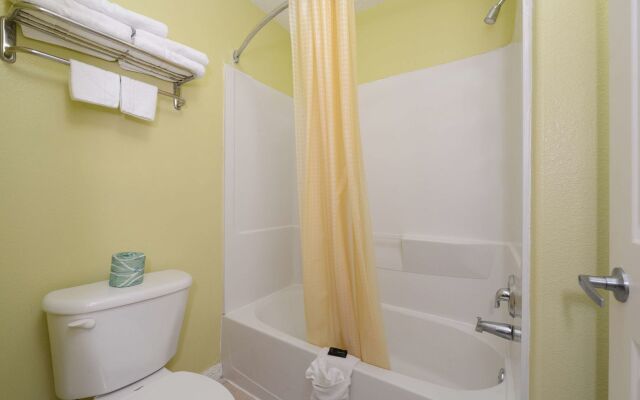 Americas Best Value Inn & Suites Waller Prairie View