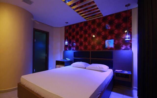 Hippus Motel (Adult Only)