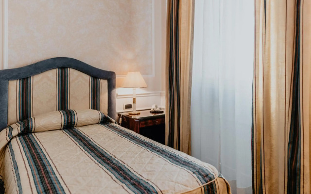 Remi Hotel