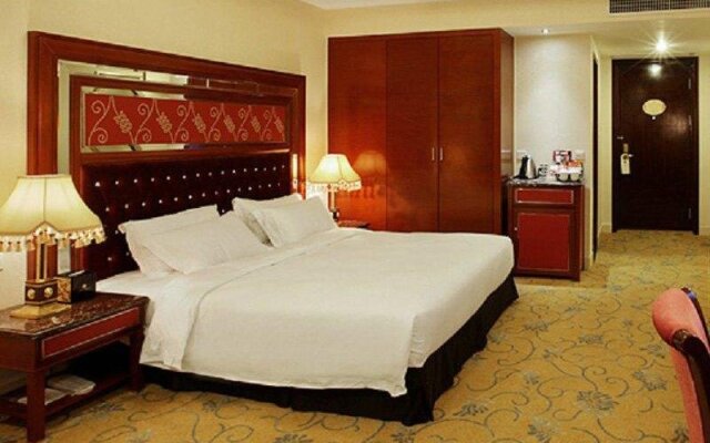 Golden Splendid Hotel Gynn