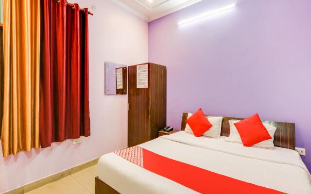 Trimurti Palace by OYO Rooms