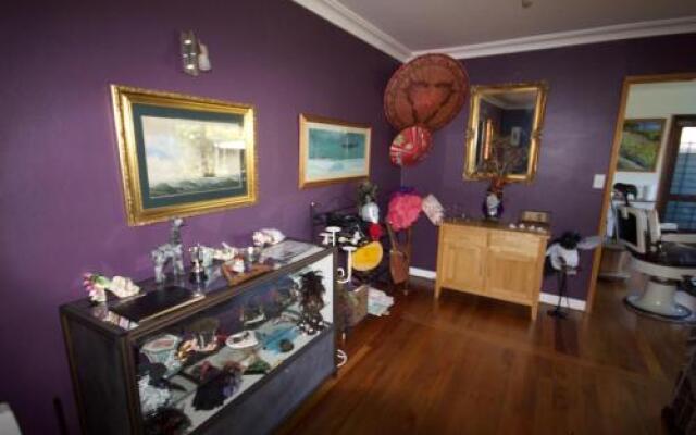 Driftwood House B & B
