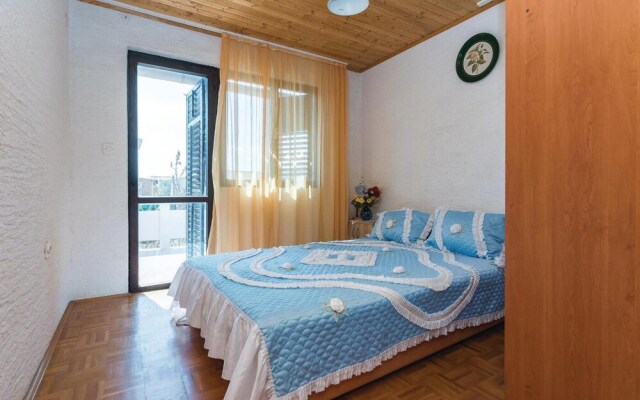 Beautiful Apartment in Vir With 2 Bedrooms and Wifi