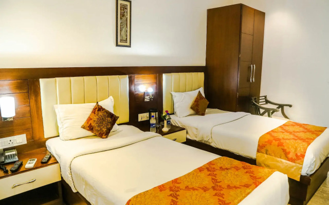 Hotel Taj Heights