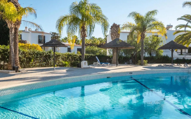 Beach Praia - Sleep 5 - Pool - Free wi-fi - Air Con