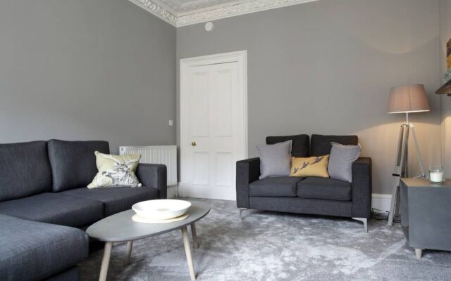 2 Bedroom Bruntsfield Apartment