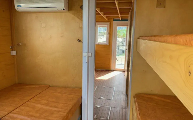 Vintage Classic 70s Boat!