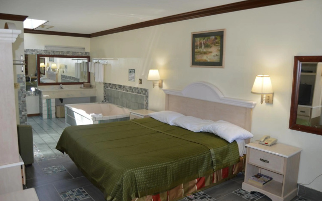 Economy Inn - Akron