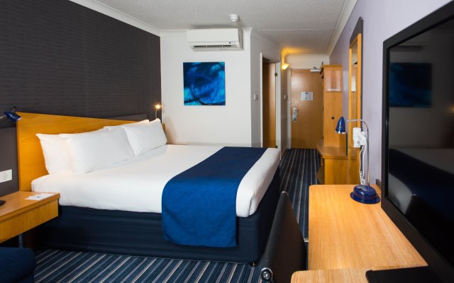 Holiday Inn Express London Wandsworth, an IHG Hotel