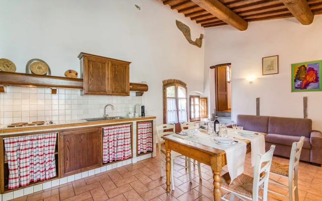 Loro 12 With Shared Pool And Tennis