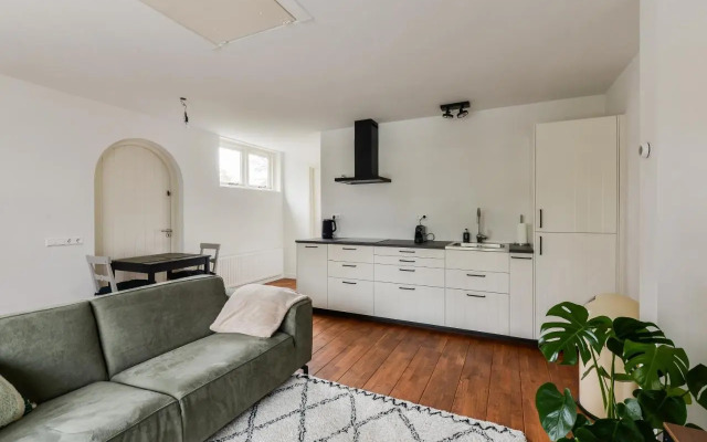 Luxury Garden View Apartment