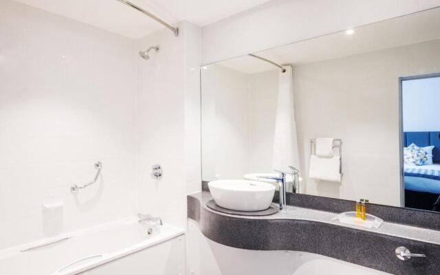 Holiday Inn Farnborough by IHG