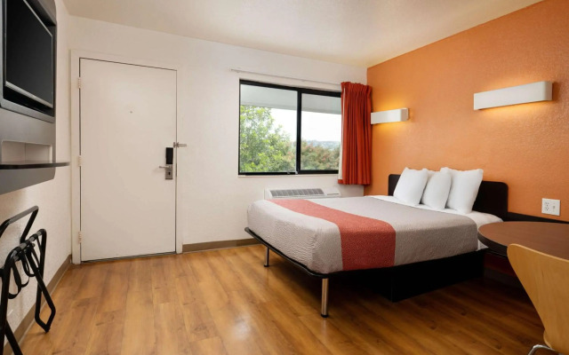 Motel 6 Camarillo, CA