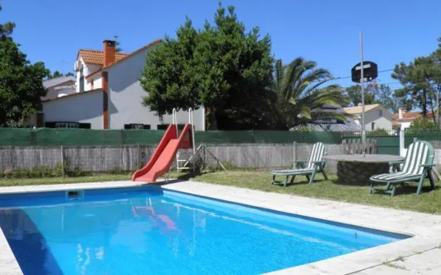 Moradia com Piscina - Almada