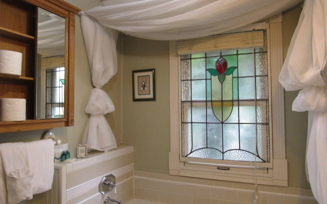 Peace & Plenty Inn Bed & Breakfast