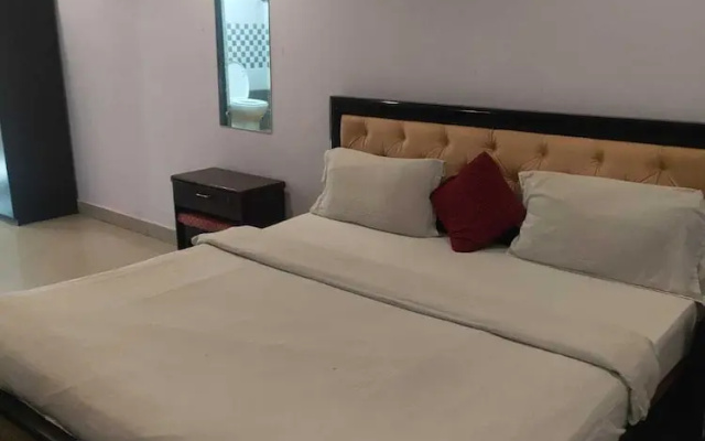 iROOMZ Hotel Diamond Park