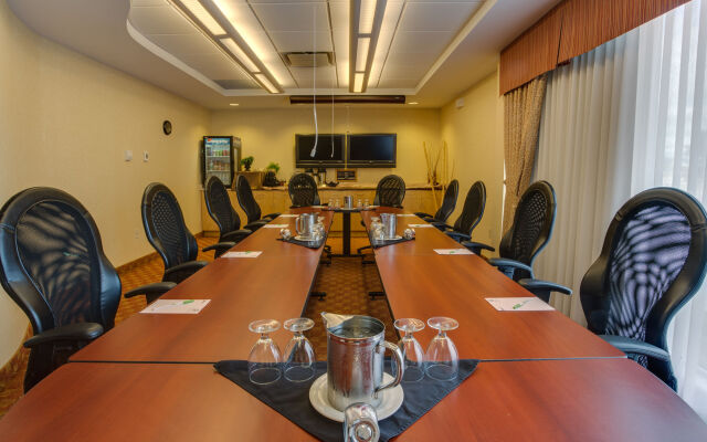 Four Points by Sheraton Point Edward Sarnia