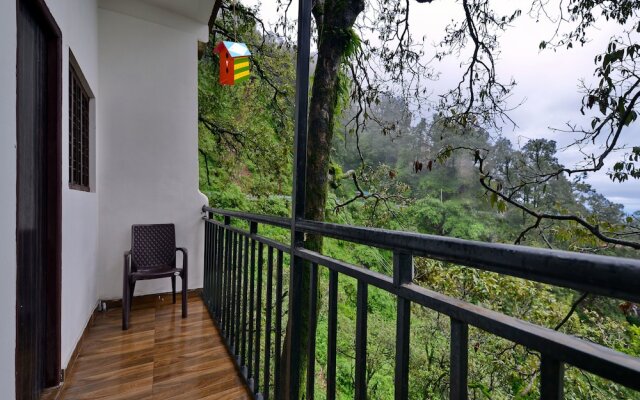 OYO 16927 Home Studio Mussoorie Hikes View