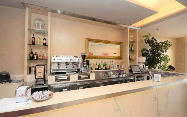 Cosmopol Hotel