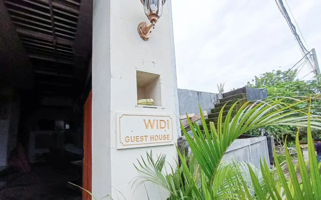 Widi Guest House near GWK Mitra RedDoorz