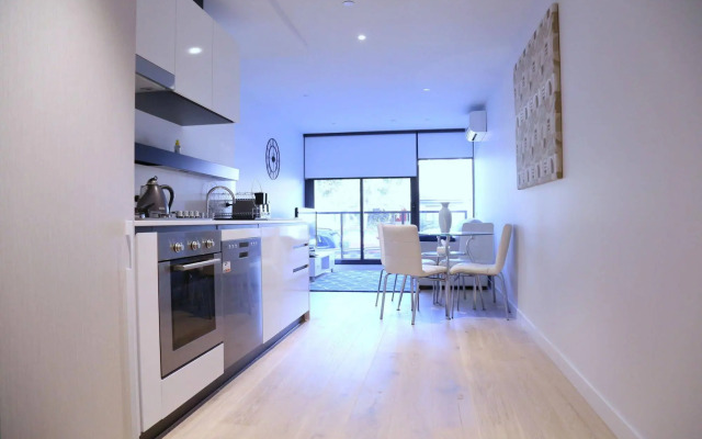 Heart of Ormond Apartment  by Ready Set Host