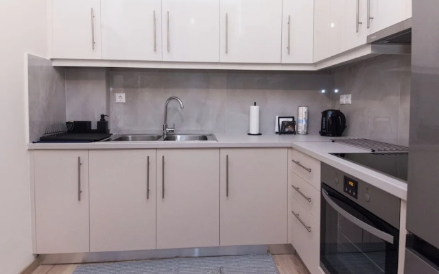 Urban Chic 2BR Experience in Galatsi