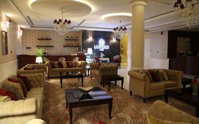 Land Beach Al Aqiq